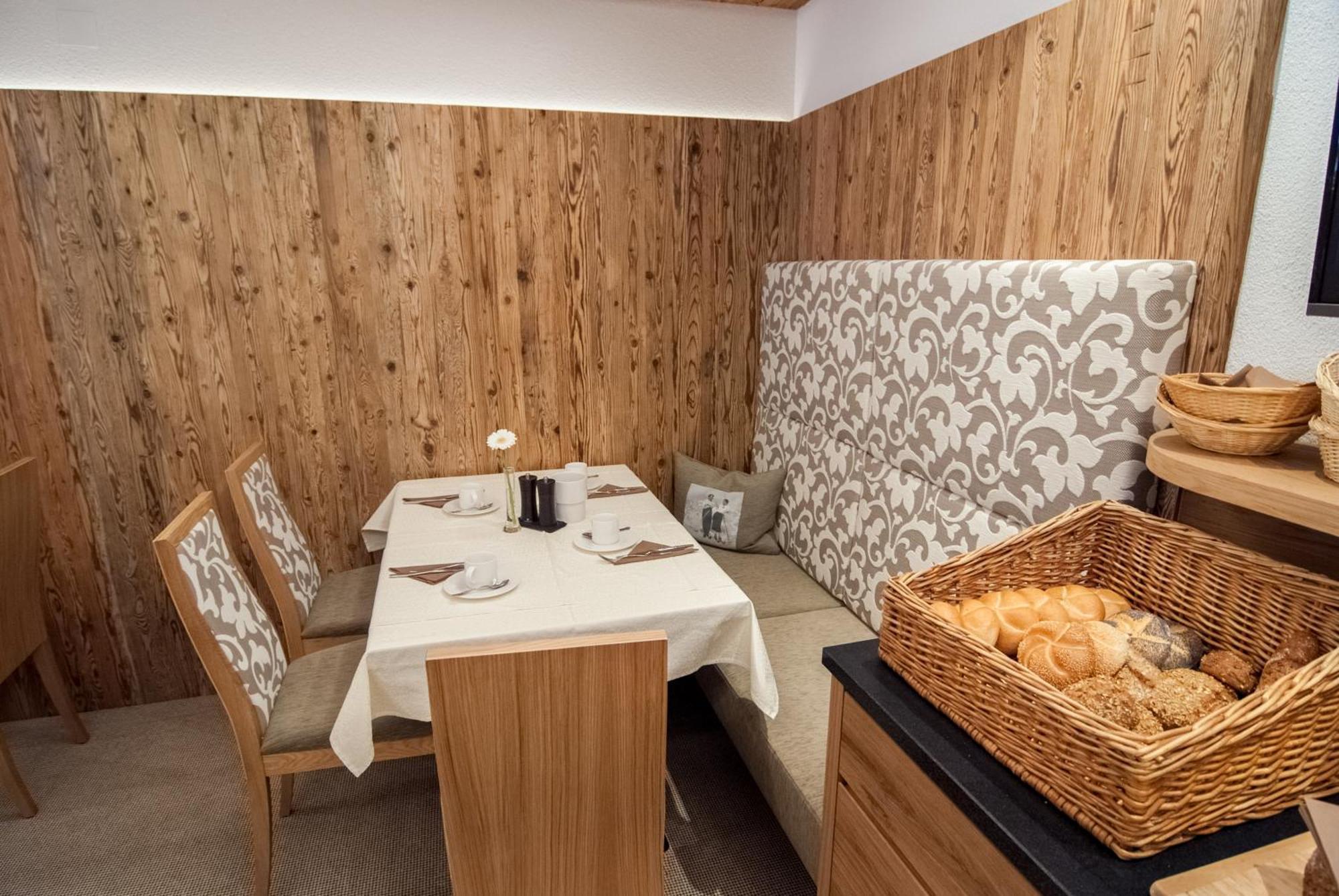 Hotel Garni Mirabell อิสชเกิล ภายนอก รูปภาพ