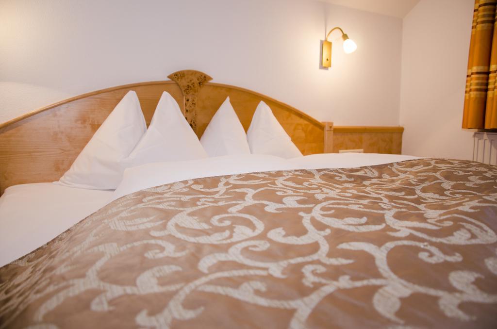 Hotel Garni Mirabell อิสชเกิล ภายนอก รูปภาพ