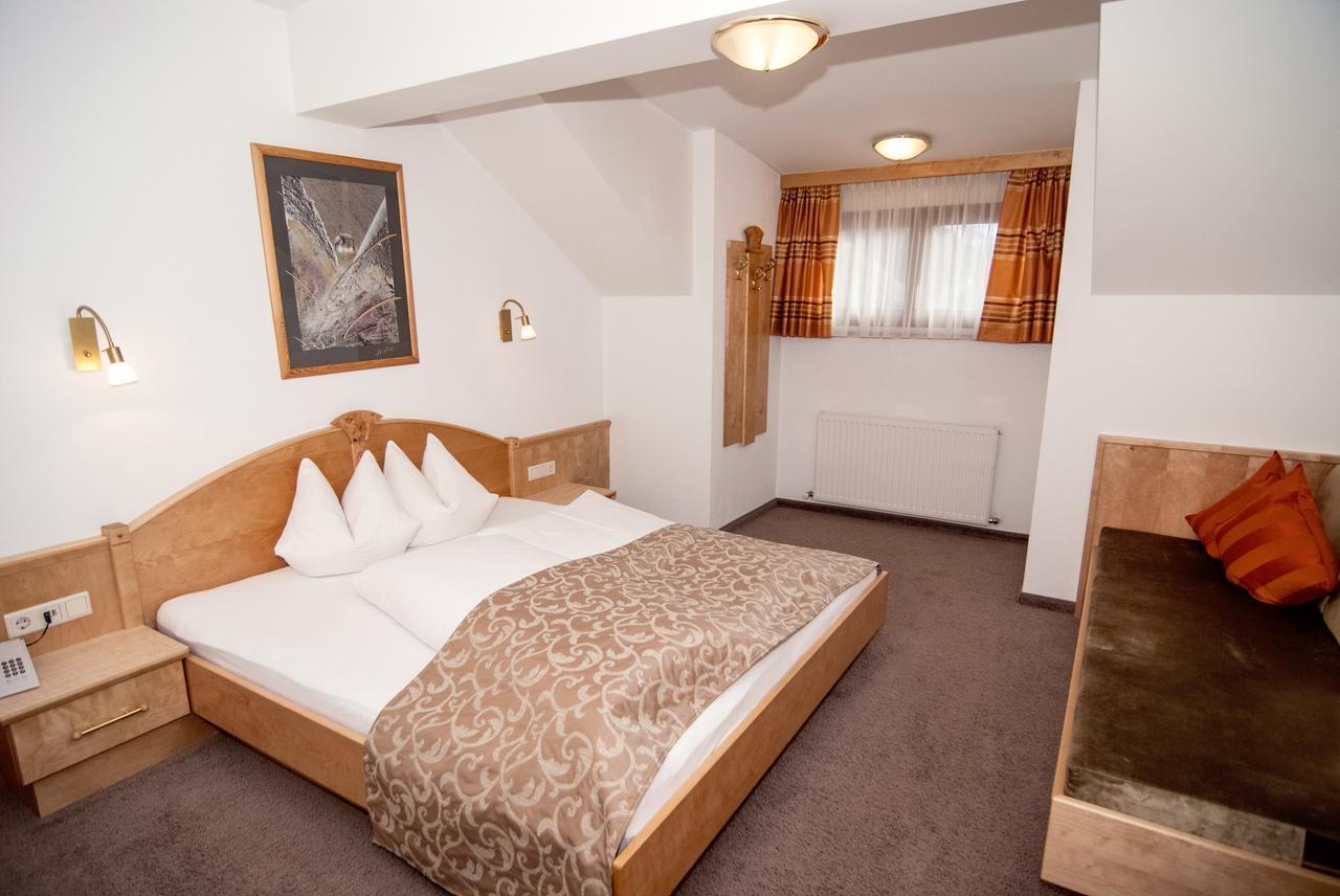 Hotel Garni Mirabell อิสชเกิล ภายนอก รูปภาพ
